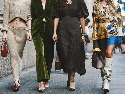 Street Style Outfits - Diese Trends musst Du 2021 kennen