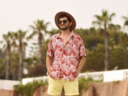 Lässige Sommeroutfits für Damen und Herren