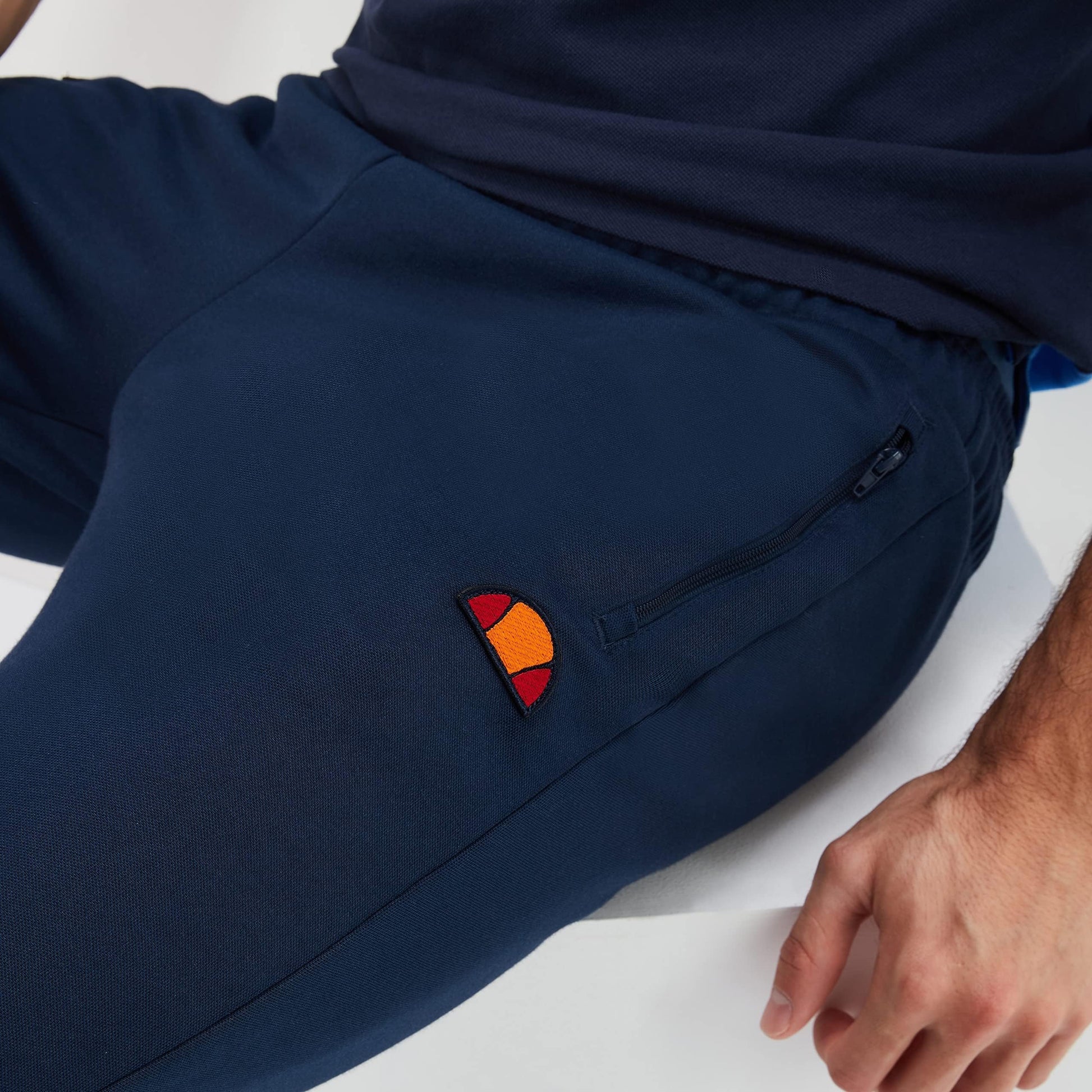 XS