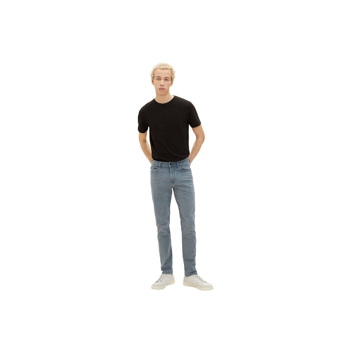 28/32