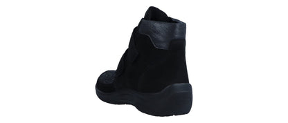 4,5