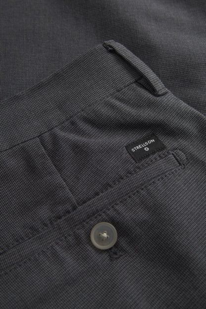 34/34_schwarz