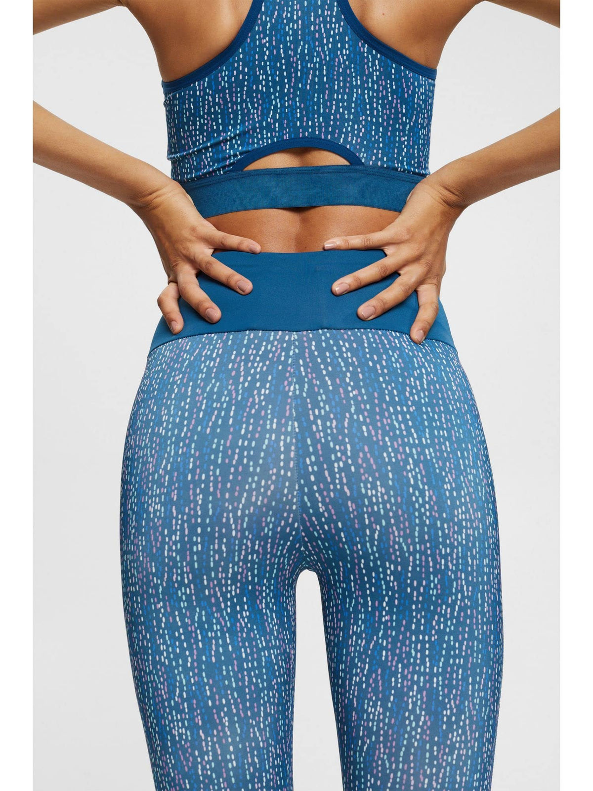 XS