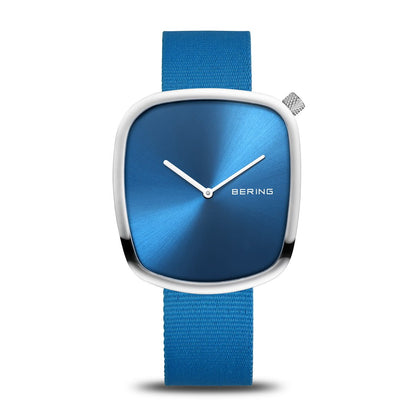 Bering Armbanduhr OCEAN PEBBLE MIT RECYCELTEM OZEAN-PLASTIK blau 18040-308